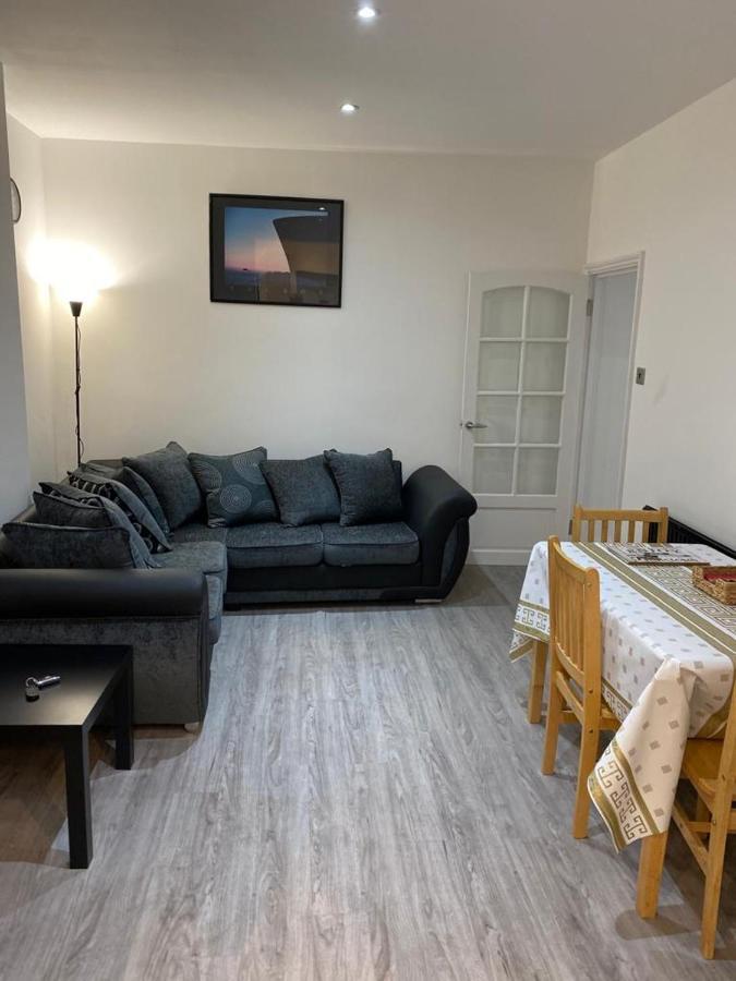 Appartamento London Flat With Garden Catford Esterno foto