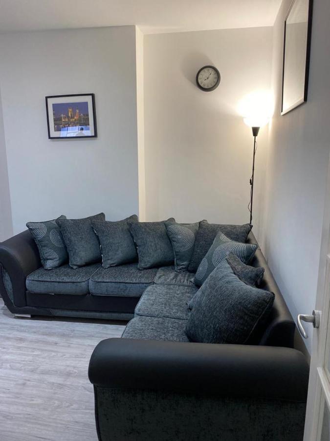 Appartamento London Flat With Garden Catford Esterno foto